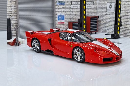 Ferrari FXX - 2005 1:24 Scale Car Model in Display Case