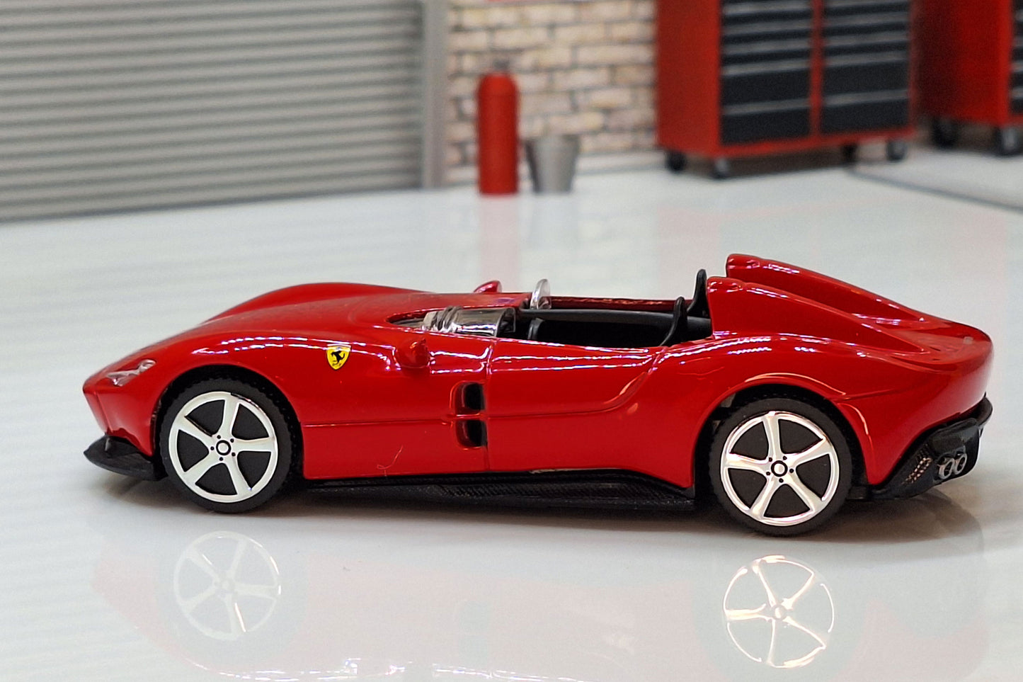 Ferrari Monza SP2 Red 1:43 Scale Car