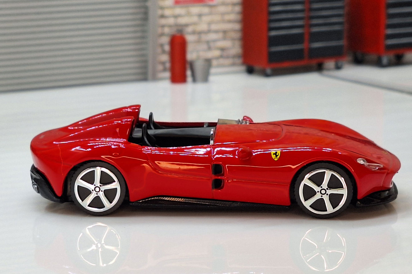 Ferrari Monza SP2 Red 1:43 Scale Car