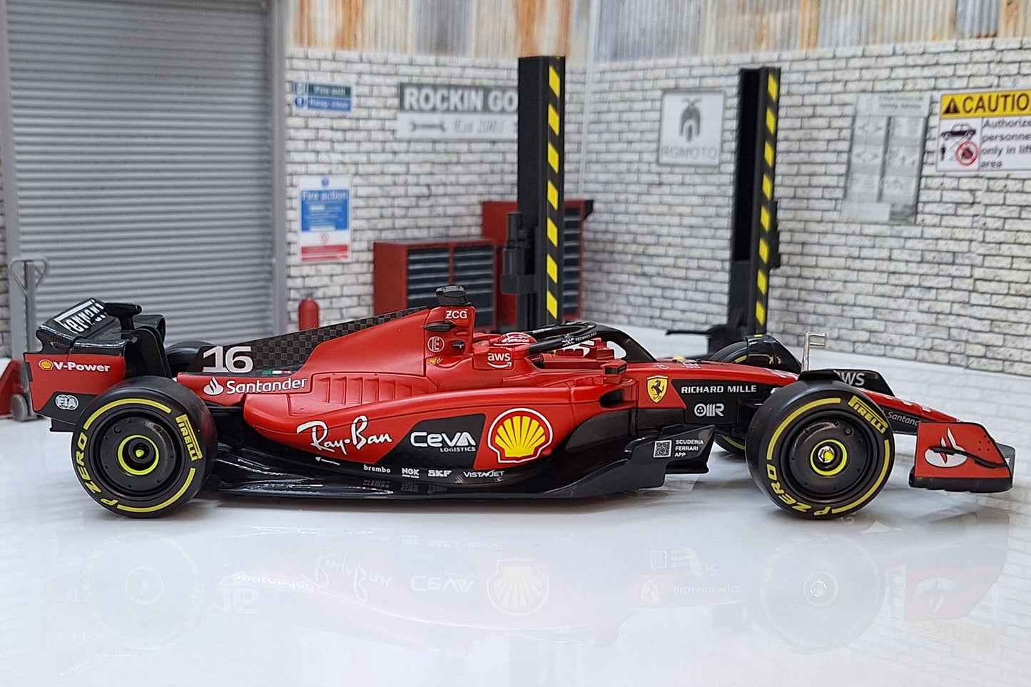 Ferrari F1 Formula 1 Car Charles Leclerc #16  2023 1:24 Scale Car Cased