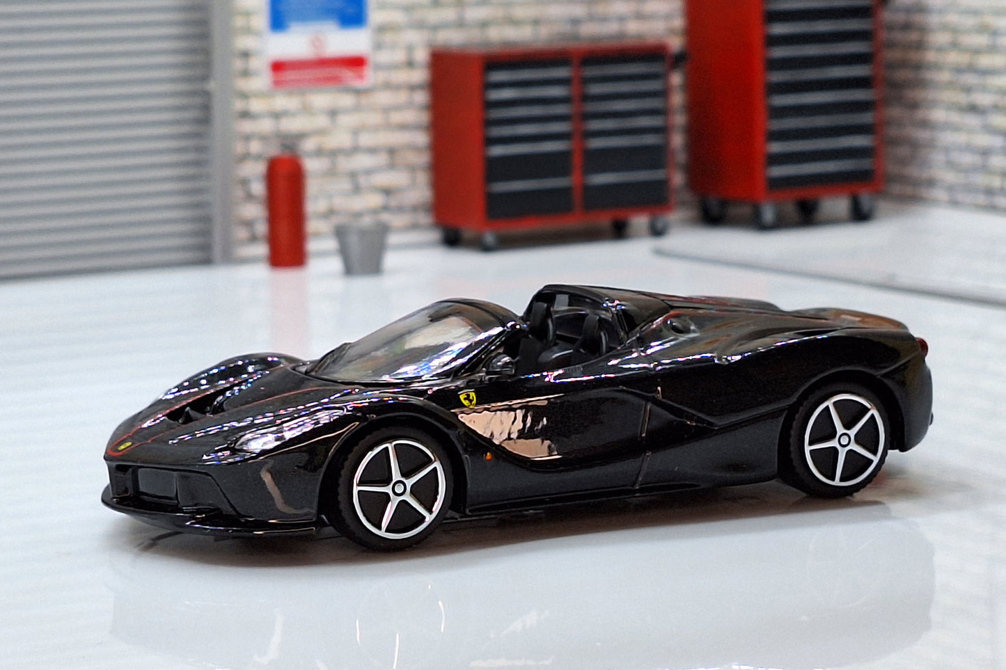 Ferrari La Ferrari Aperta RP 1:43 Scale