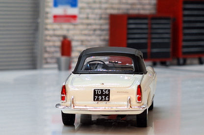 Fiat 1500 Cabriolet - White 1:43 Scale