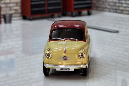 Fiat 600 - Driving School Autoscuola Ucci - 1955 1:43 Scale Cased