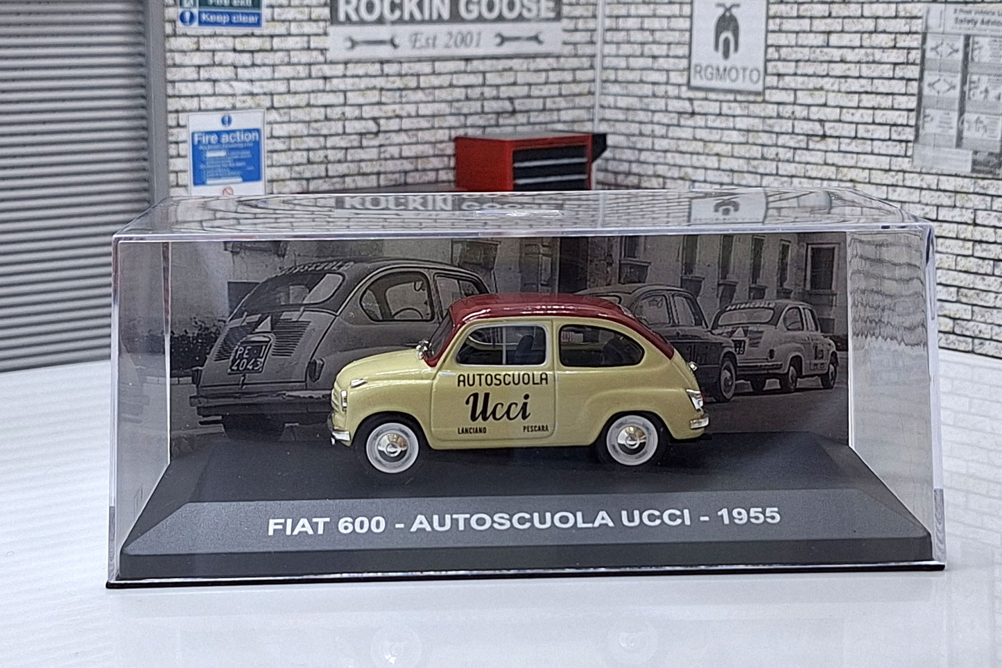 Fiat 600 - Driving School Autoscuola Ucci - 1955 1:43 Scale Cased