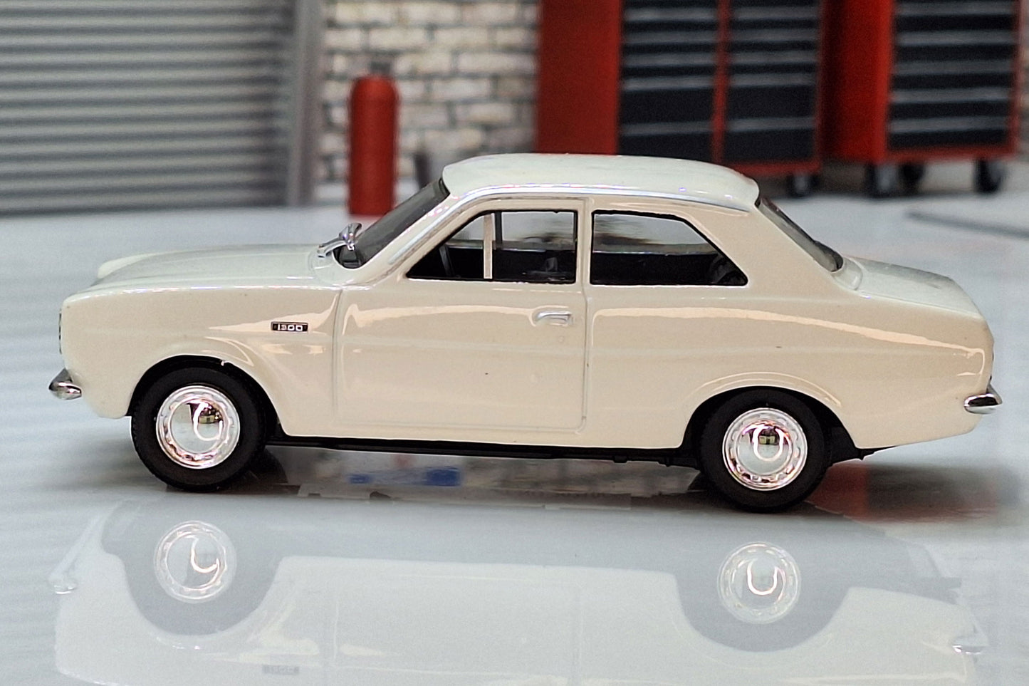 Ford Escort 1300XL MK1 1968 White 1:43 Scale RHD