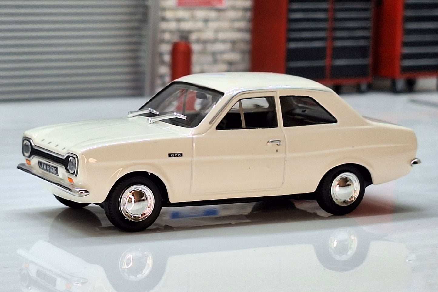 Ford Escort 1300XL MK1 1968 White 1:43 Scale RHD