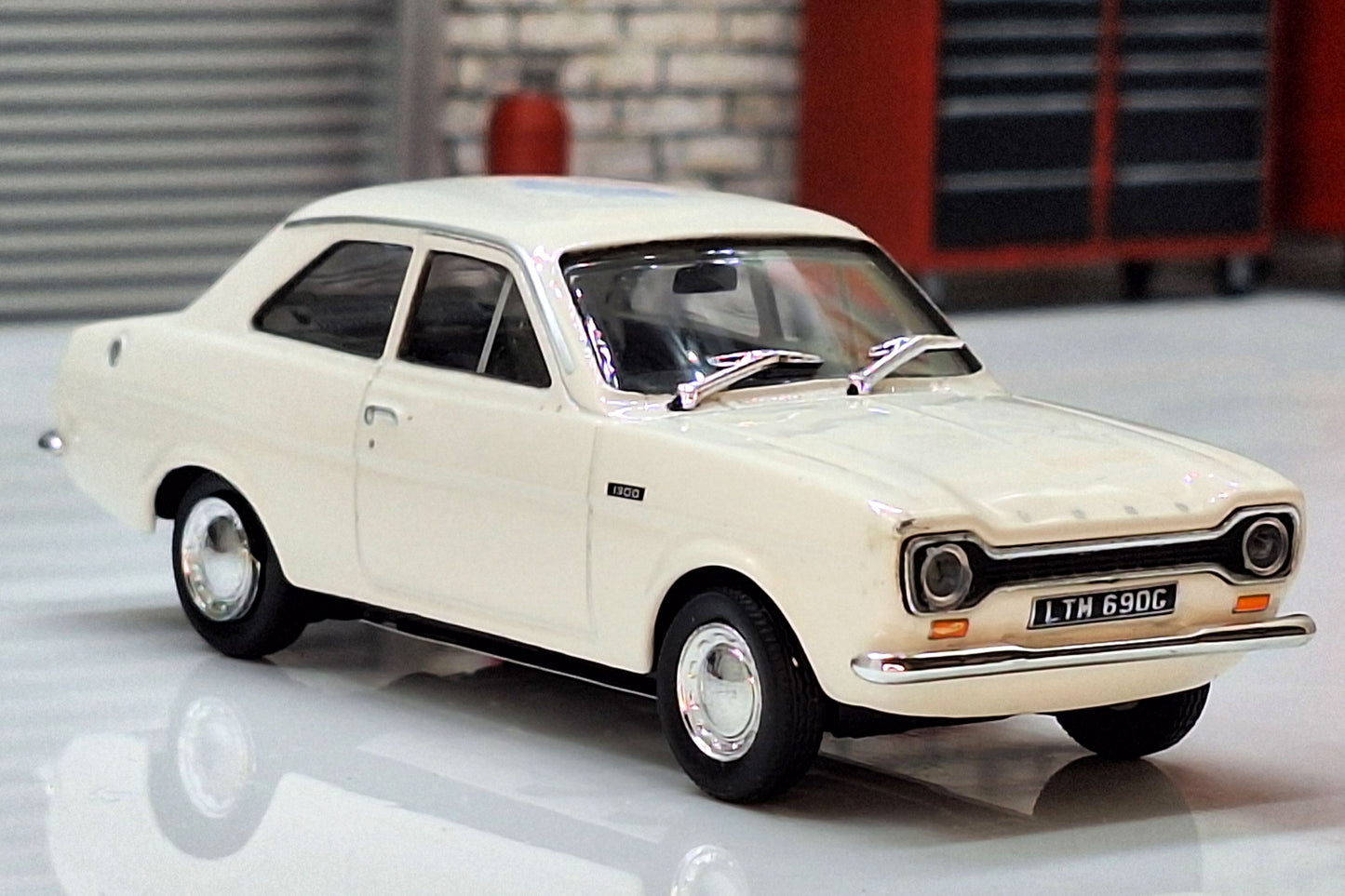 Ford Escort 1300XL MK1 1968 White 1:43 Scale RHD