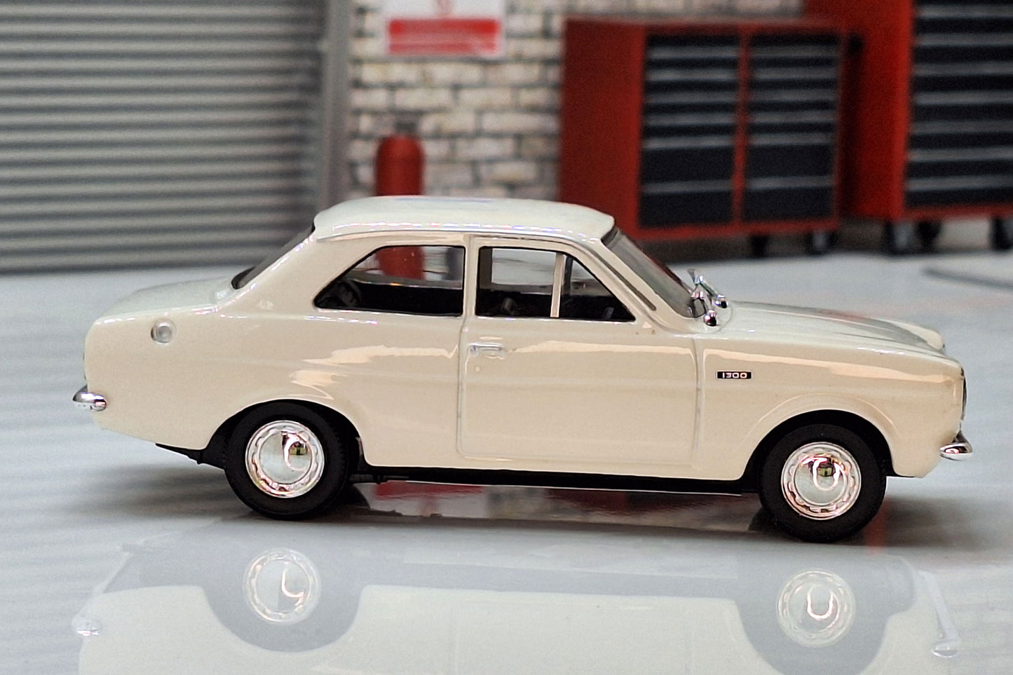 Ford Escort 1300XL MK1 1968 White 1:43 Scale RHD