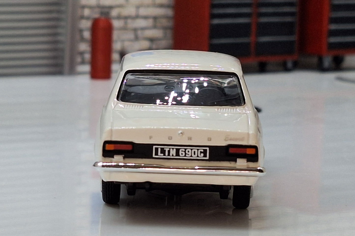 Ford Escort 1300XL MK1 1968 White 1:43 Scale RHD