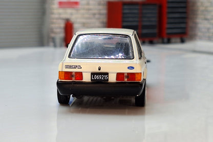 Ford Escort GL White 1988 1:43 Scale