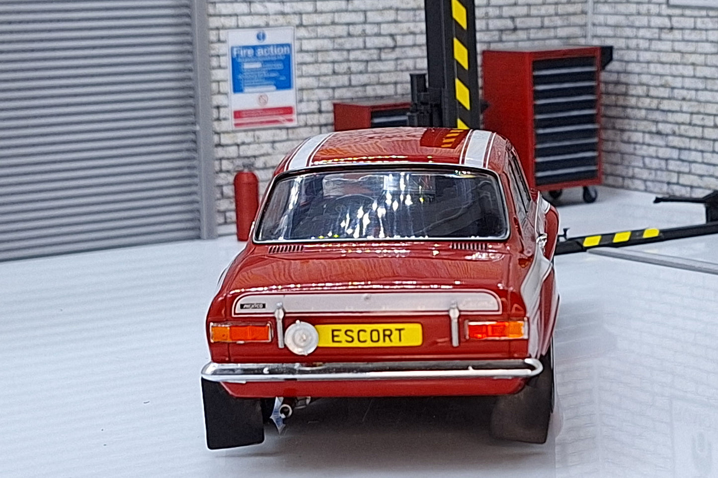 Ford Escort MkII RS 1600 Mexico Red 1970 Rally 1:24Scale Car Model Whitebox