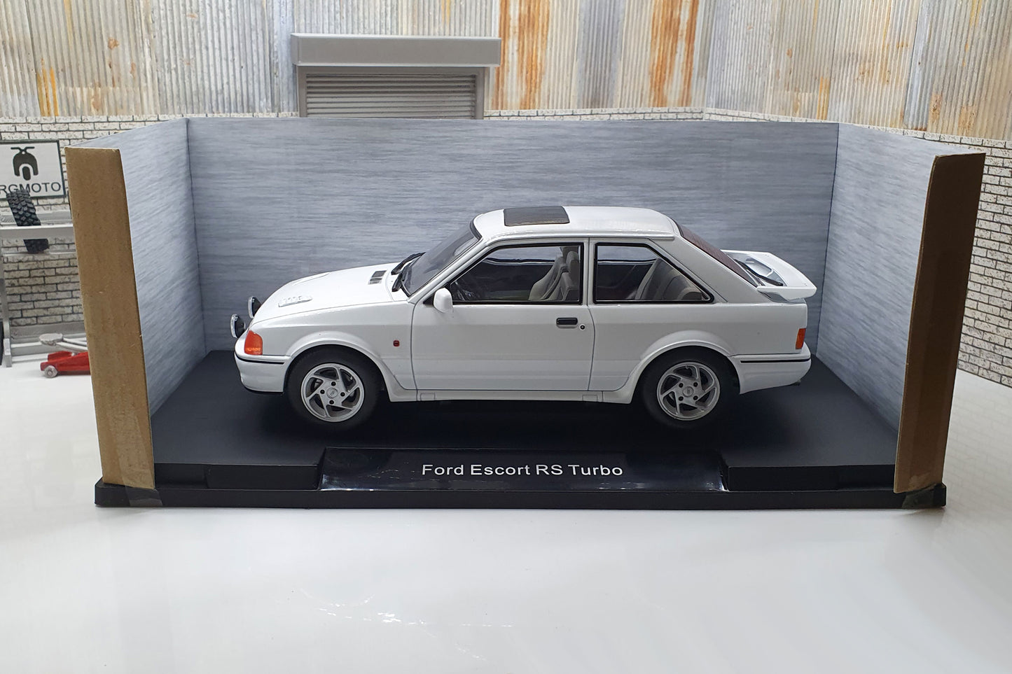 Ford Escort RS Turbo S2, White 1990 1:18 Scale Car Model MCG Deluxe Series