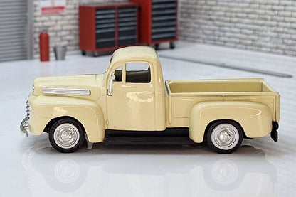 Ford F-1 Pick Up 1948 - Cream 1:43 Scale