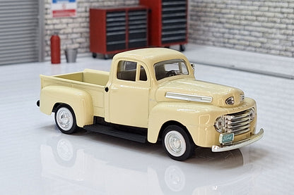 Ford F-1 Pick Up 1948 - Cream 1:43 Scale