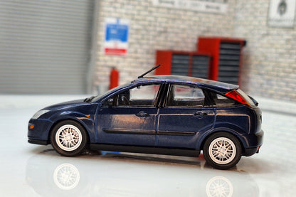 Ford Focus 5dr Hatchback - Blue 1998 1:43 Scale