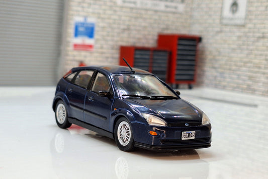 Ford Focus 5dr Hatchback - Blue 1998 1:43 Scale