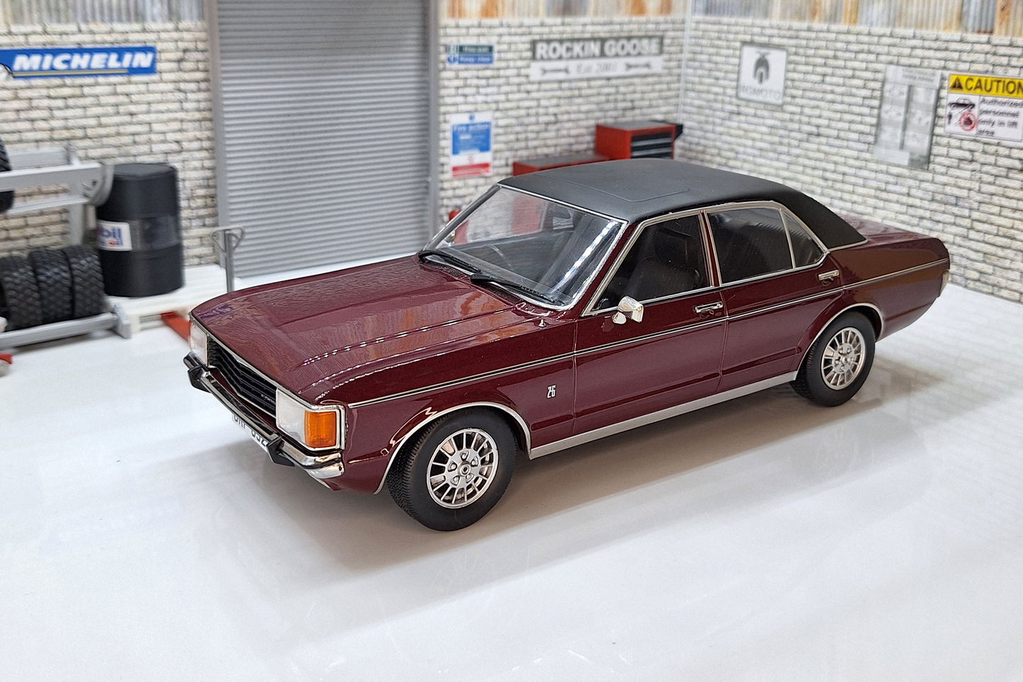 Ford Granada MK I Maroon (RHD) 1:18 Scale Model