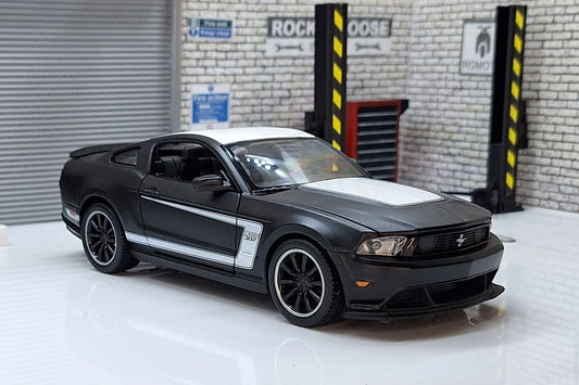 Ford Mustang Black Boss 302 1:24 Scale Car