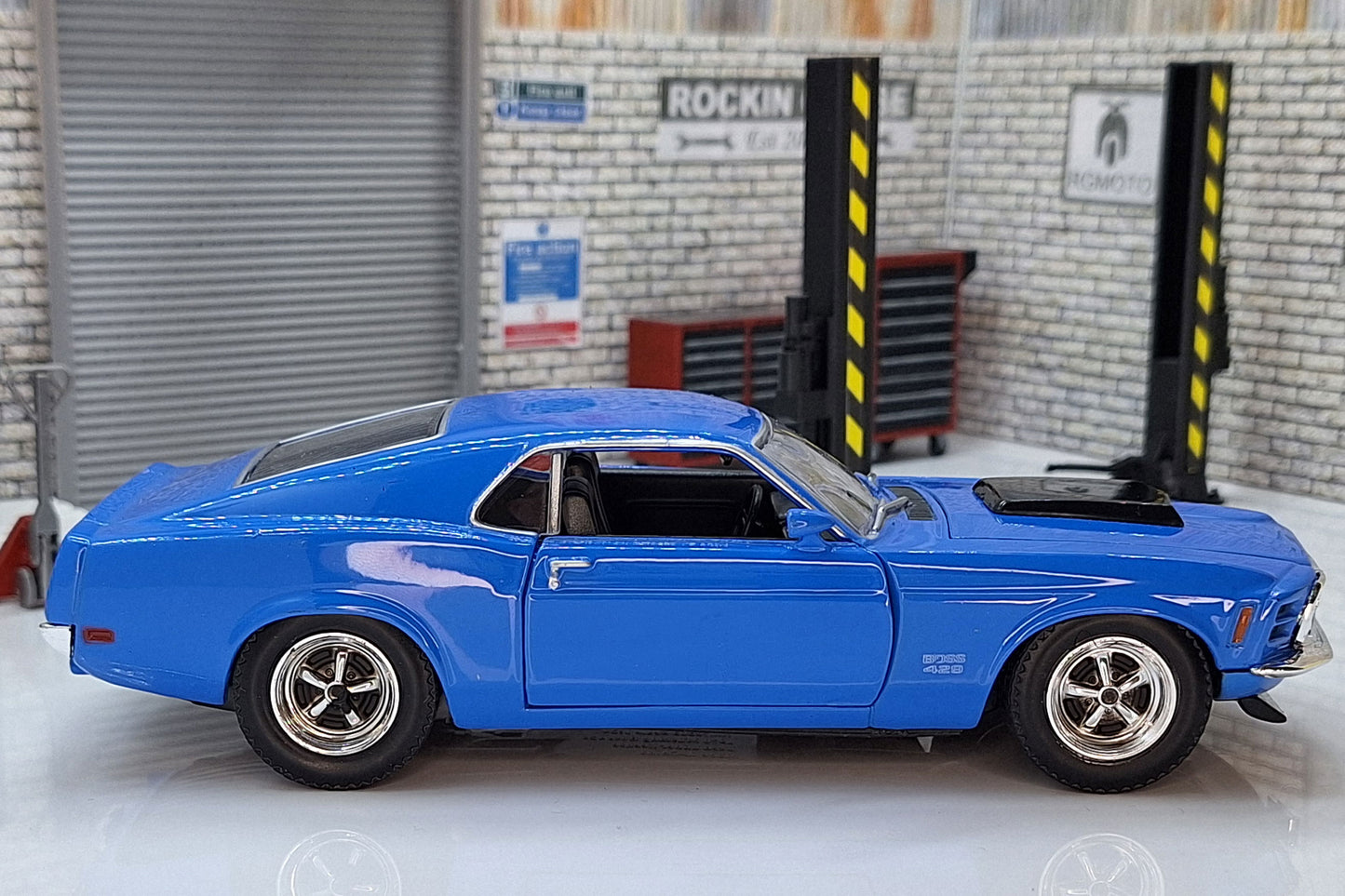 Ford Mustang Boss 429, Blue, 1970 1:24 Scale Car