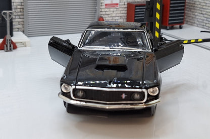 Ford Mustang Boss 429, black, 1969 1:24 Scale Car