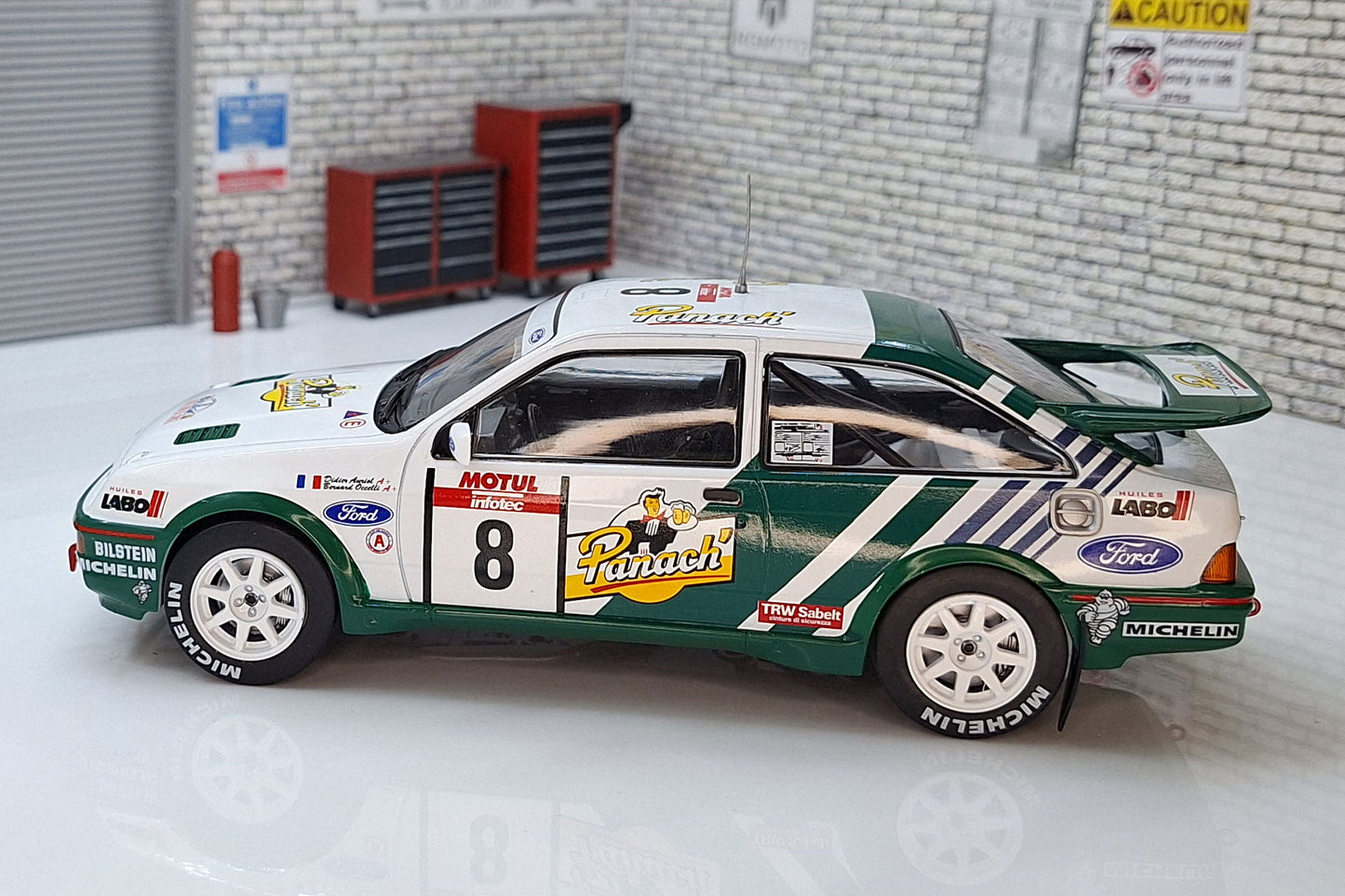 Ford Sierra Cosworth (1988) Didier Auriol - 1:24th Rally 1:24 Scale