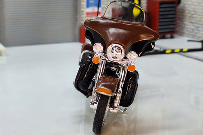 Harley Davidson FLHTK Electra Glide Ultra Bronze 1:18 Scale