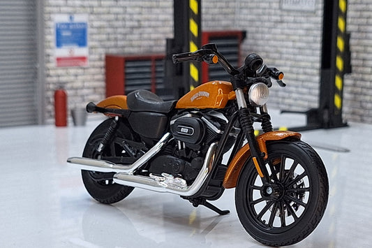 Harley Davidson Sportster Iron 883 2014 - Orange 1:18 Scale