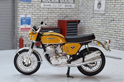 Honda CB750 1969 1:18 Scale Motorcycle