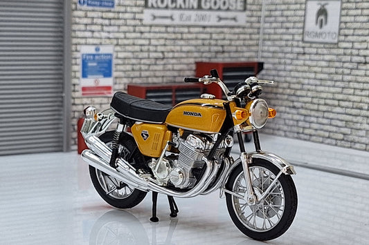 Honda CB750 1969 1:18 Scale Motorcycle