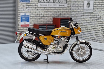 Honda CB750 1969 1:18 Scale Motorcycle