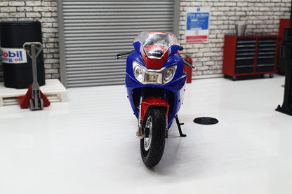 Honda CBR900RR Fireblade - Red/Blue 1:18 Scale Motorcycle