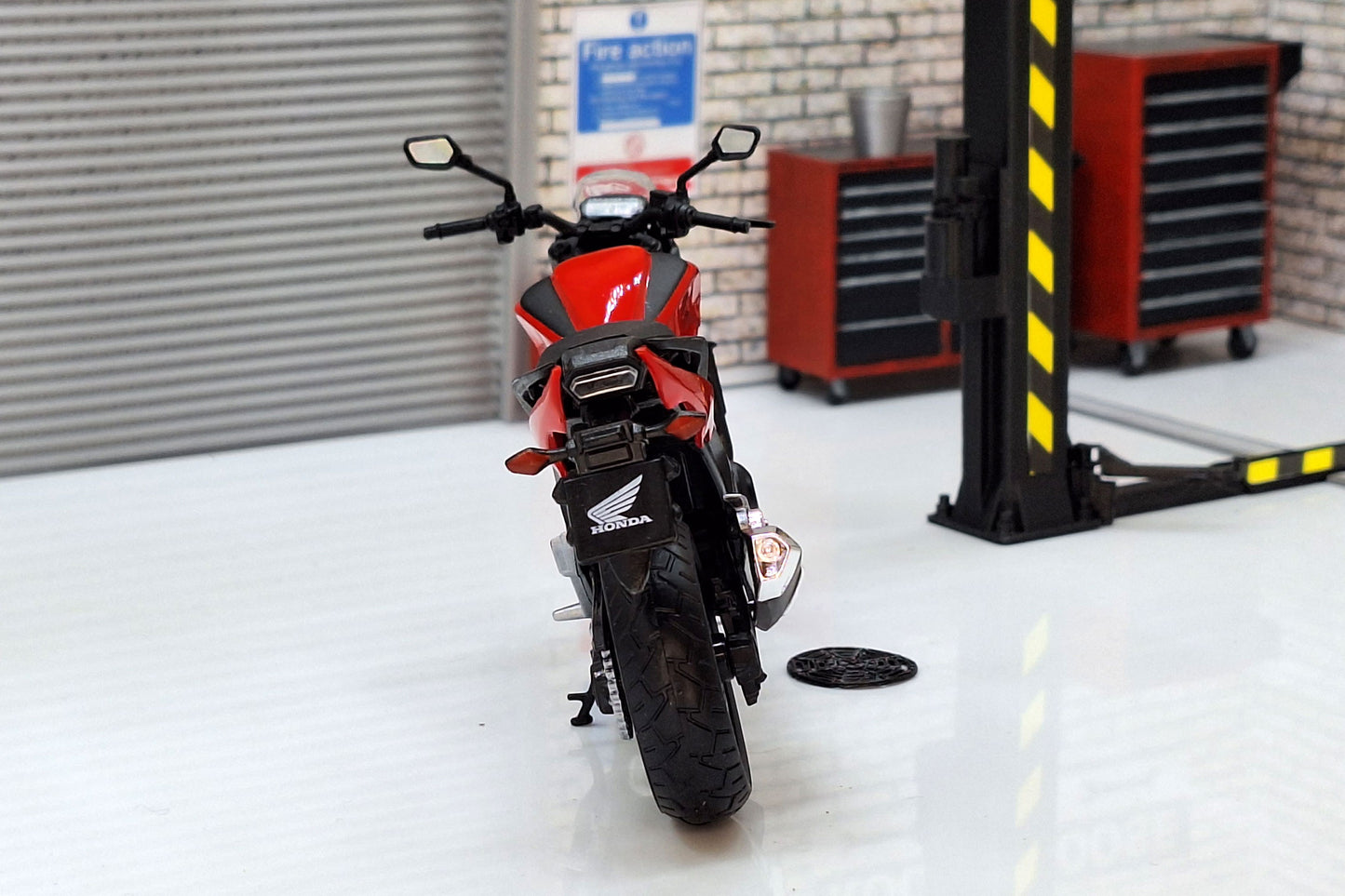 Honda NC750s 1:18 Scale Motorcycle