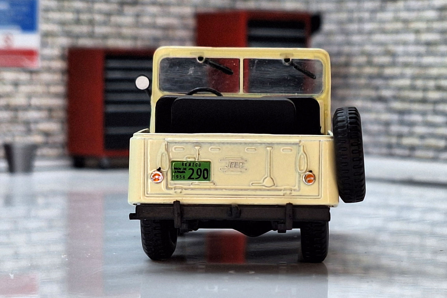 Ika Jeep Cream 1956 1:43