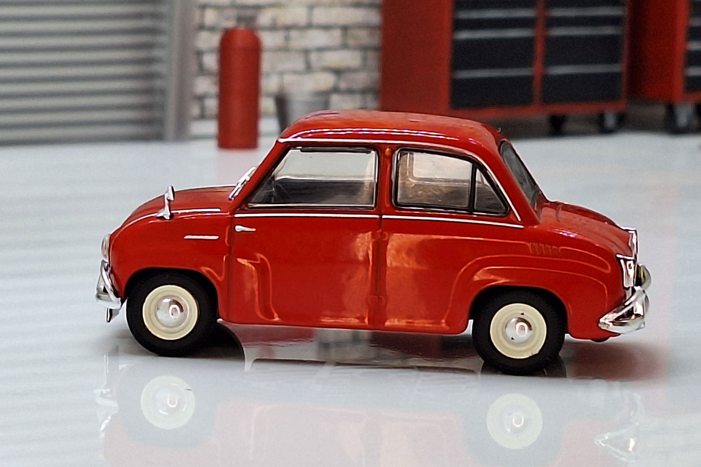 Isard T400 Red 1963 1:43 Scale Model 1963