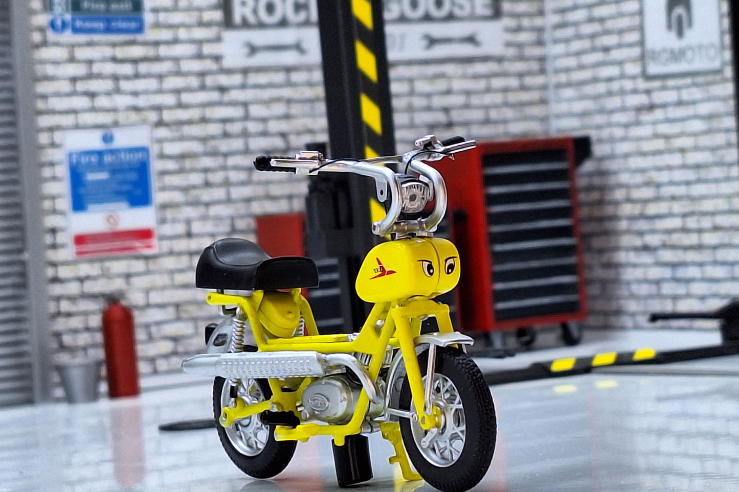 Italjet Go Go 1:18 Scale Monkey Bike