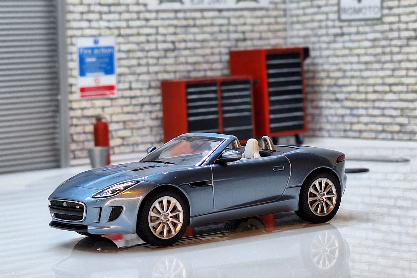 Jaguar F-Type - V8 S Convertible - Grey 1:43 Scale Car Cased