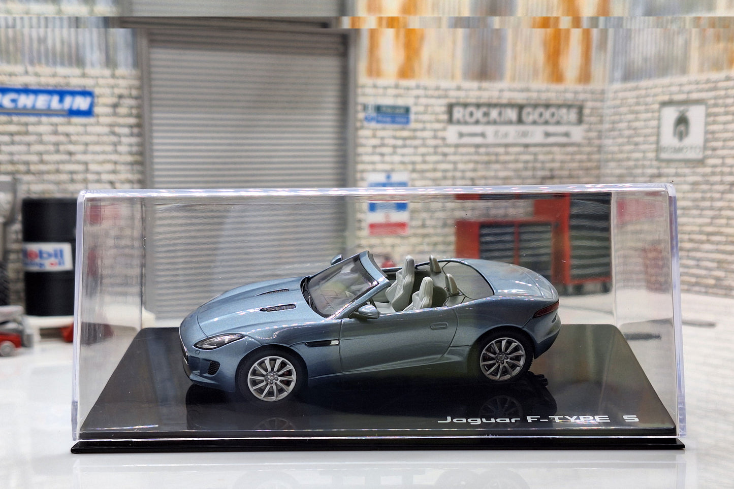 Jaguar F-Type - V8 S Convertible - Grey 1:43 Scale Car Cased