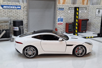 Jaguar F-Type Coupe 1:24 Scale Car Model