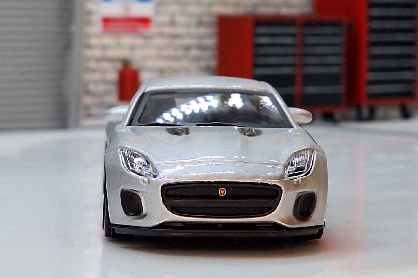 Jaguar F-Type R Silver 1:43 Scale Car Bburago