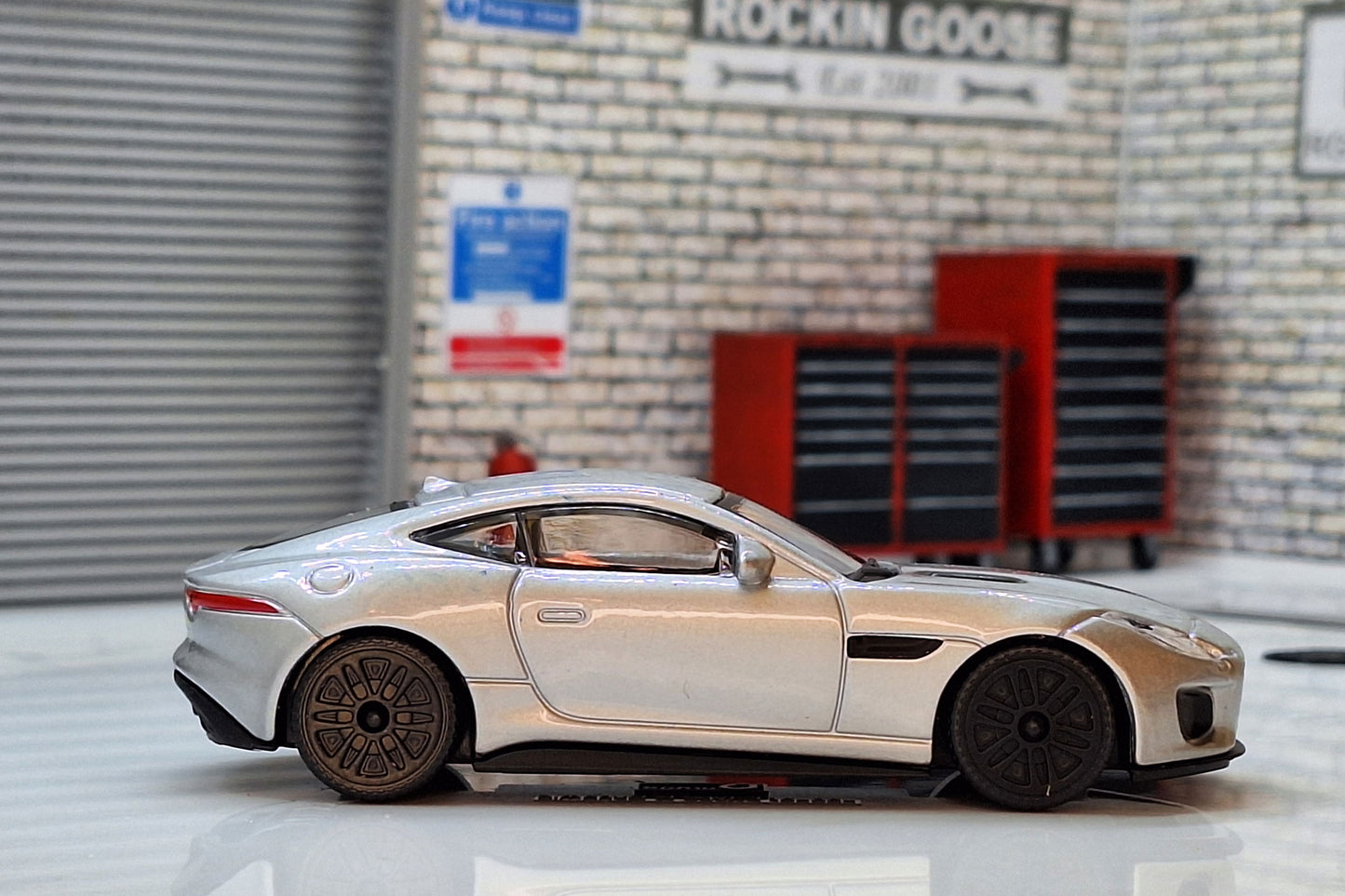 Jaguar F-Type R Silver 1:43 Scale Car Bburago