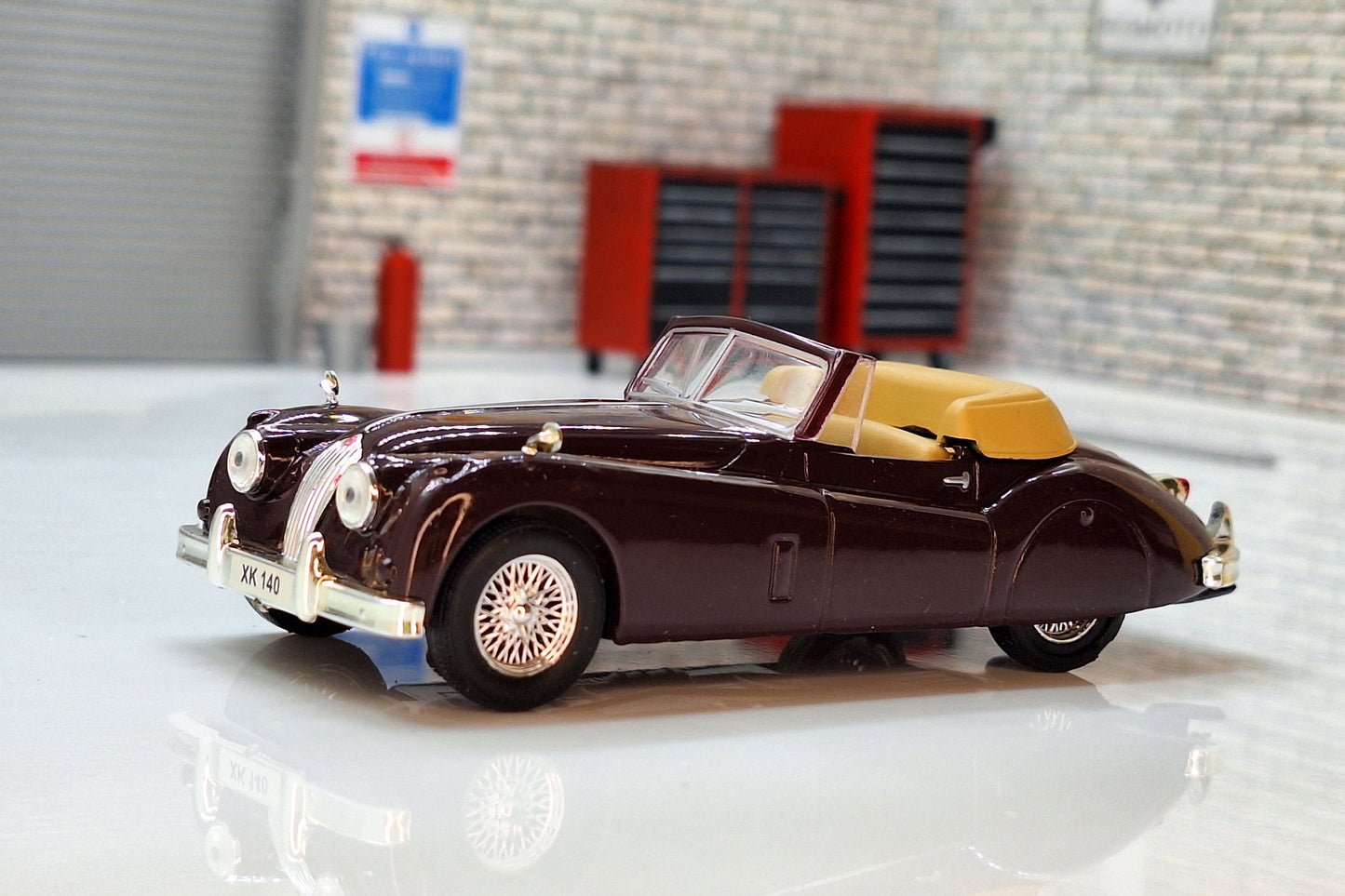 Jaguar XK140 - Maroon 1:43 Scale