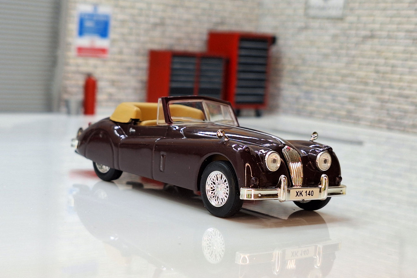 Jaguar XK140 - Maroon 1:43 Scale