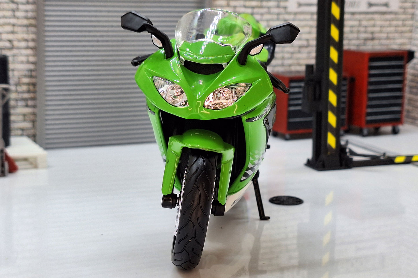 KAWASAKI Ninja ZX-10R Green 1:12 Scale