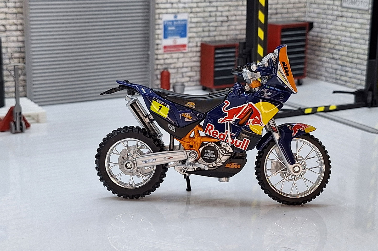 KTM 450 Rally Dakar Red Bull 1:18 Scale