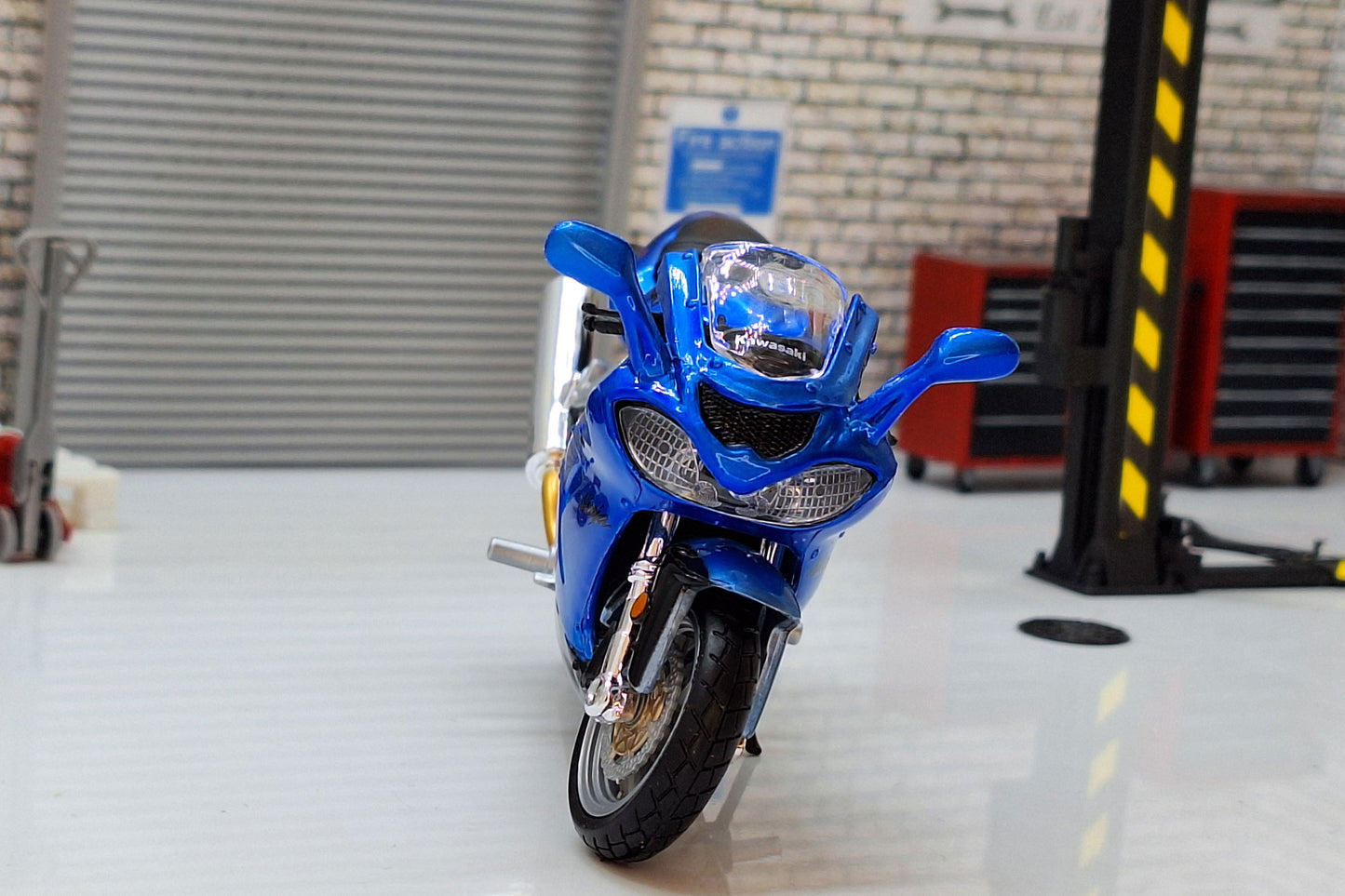 Kawasaki Ninja ZX-10R 1:18 Scale Blue