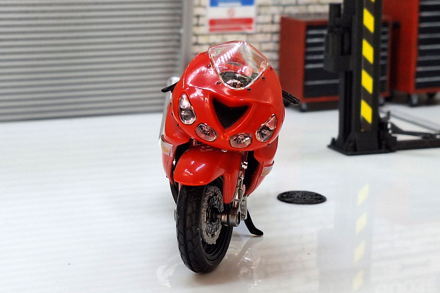 Kawasaki Ninja ZX-14R Red 1:18 Scale