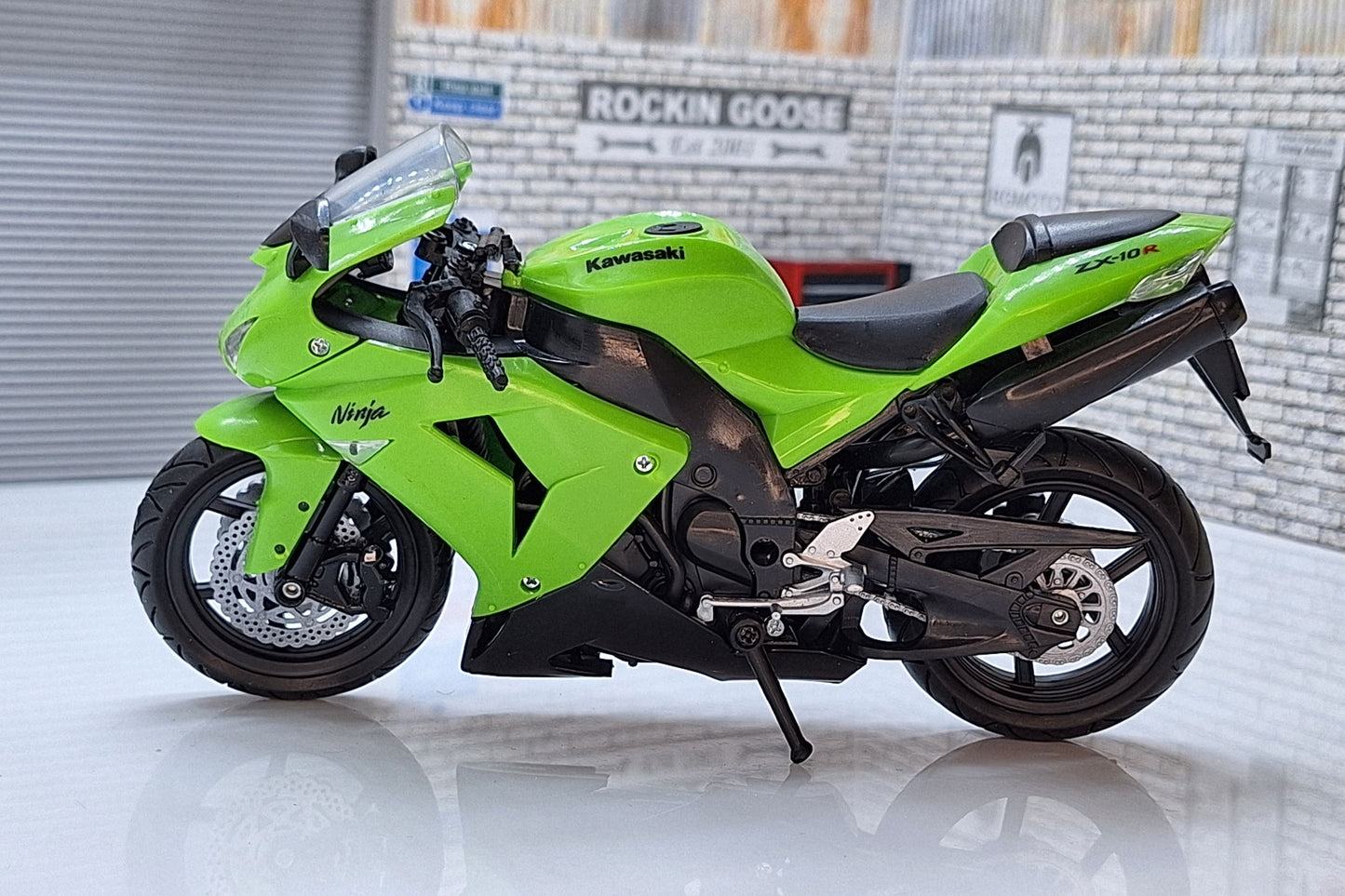 KAWASAKI Ninja ZX-10R Green Newray 1:12 Scale