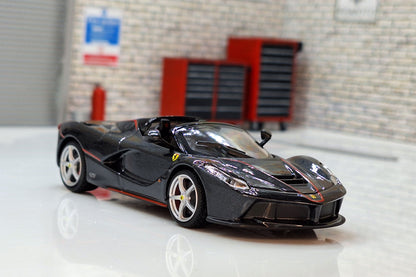 La Ferrari Aperta 2016 Cased 1:43 Scale