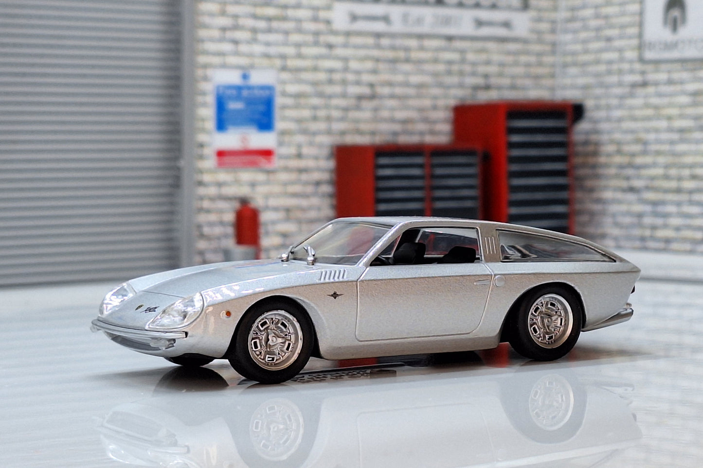 Lamborghini 4000GT Flying Star 1966 Cased 1:43 Scale Supercar