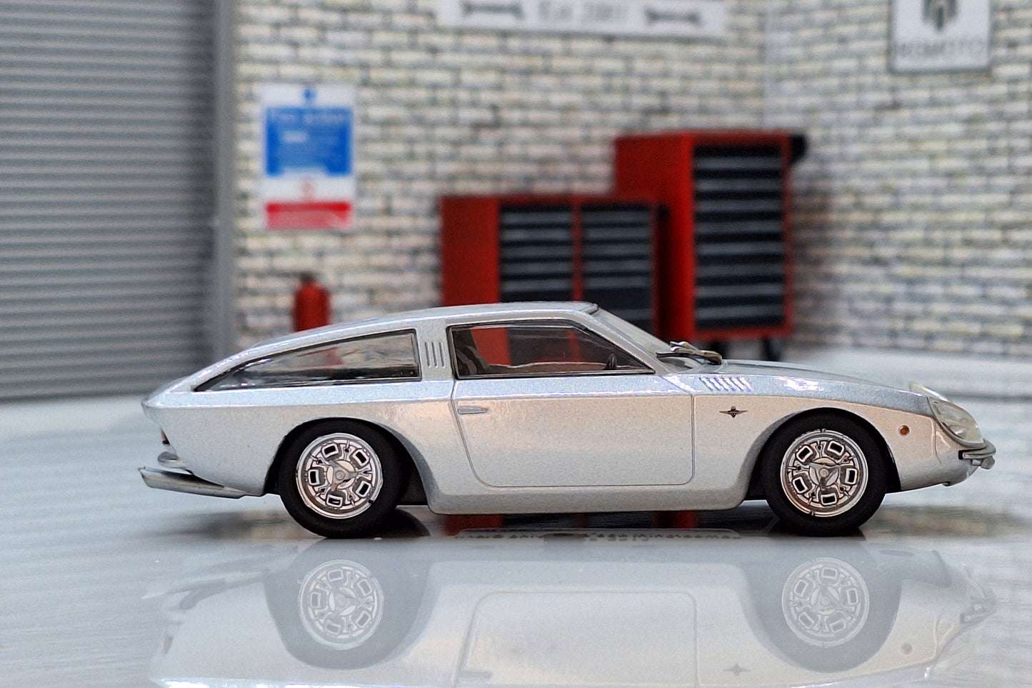 Lamborghini 4000GT Flying Star 1966 Cased 1:43 Scale Supercar